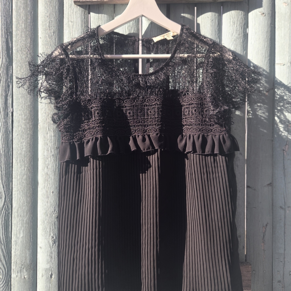 Free Generation Los Angeles Black Lace Pleated Boho Blouse Size Medium